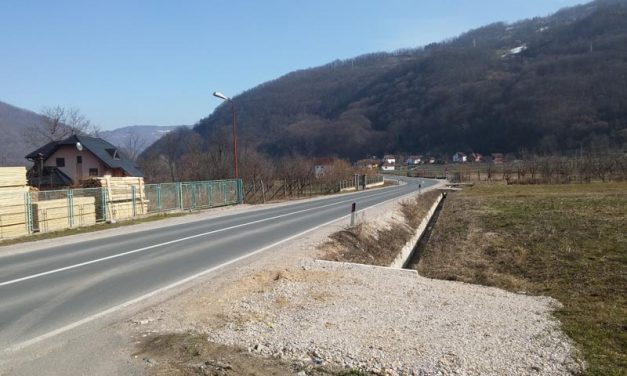 Prodajem plac površine 72 ara pored puta Bajina Bašta – Rogačica